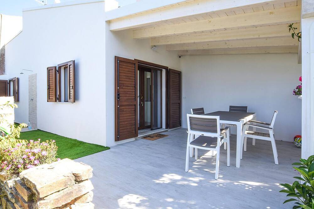 Casa fronte mare con 1 camera da letto a Budoni in Matta E Peru, Budoni