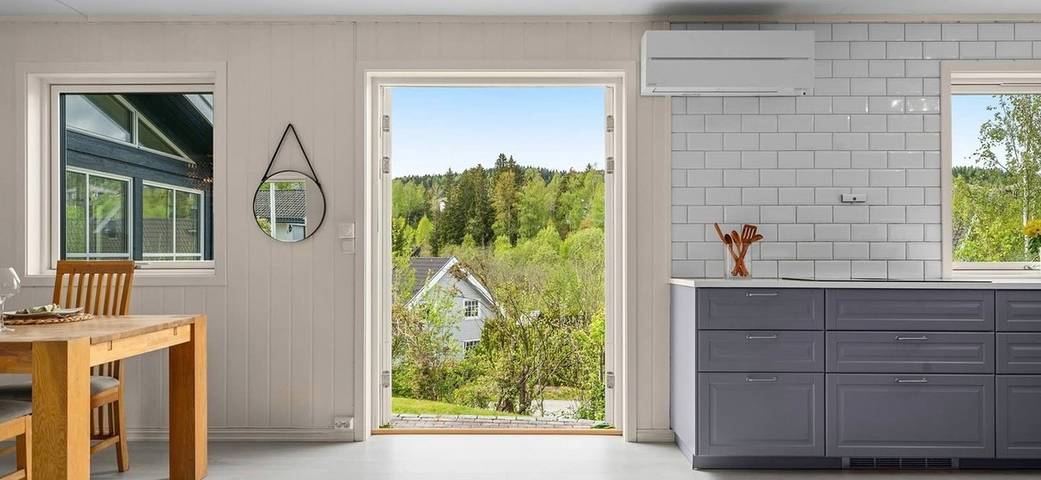Nettes kleines Zimmer15 Minuten mit dem Auto zum Flughafen Oslo in Nannestad