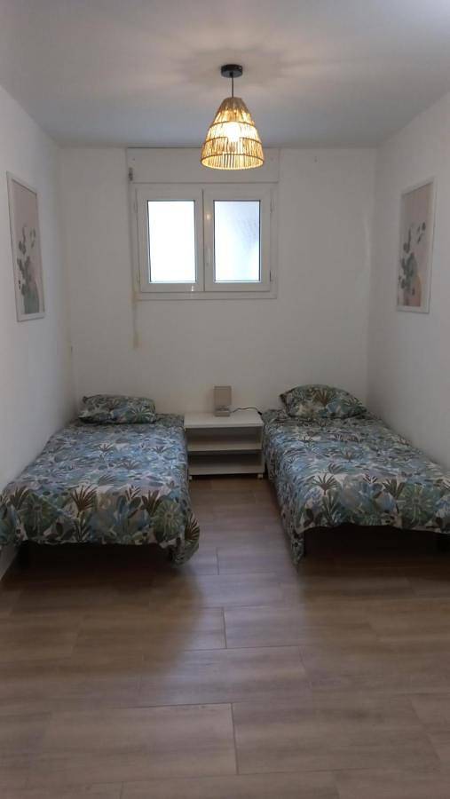 Appartement entier, Two-Bedroom Apartment in Montbazin, Côte méditerranéenne (France)