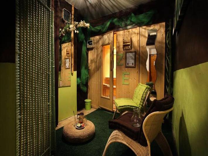 Chalet pour 14 personnes, avec piscine ainsi que sauna et balcon, animaux acceptés à Oz