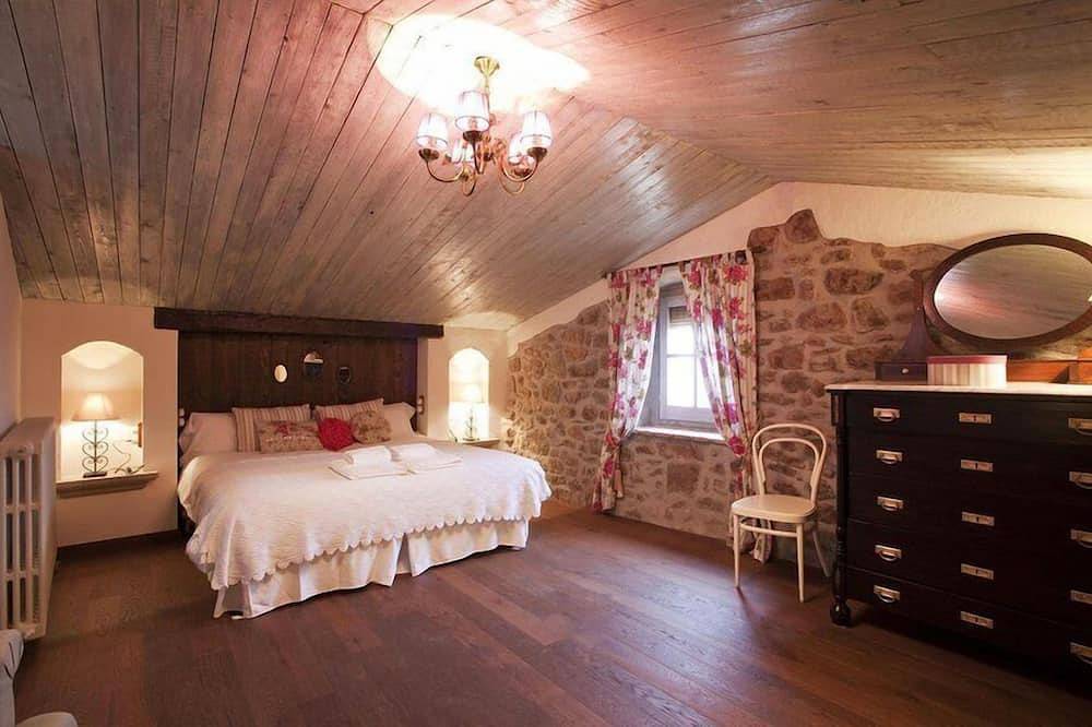 Masia de Lavell - Solsona in Lladurs, Lleida Provinz