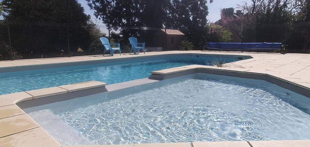 Location de vacances pour 5 personnes, avec piscine et jacuzzi ainsi que sauna et jardin à Antrain - 4