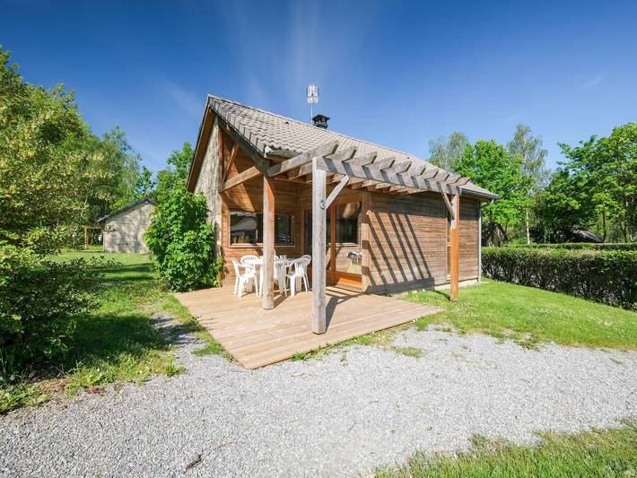 Comfortable holiday home with private terrace in Signy-le-Petit, Parc naturel régional des Ardennes