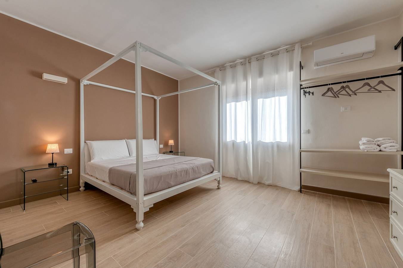 Entire apartment, Apartment 'Victoria's Home' with Private Terrace, Wi-Fi and Air Conditioning in Lecce, Lecce Province