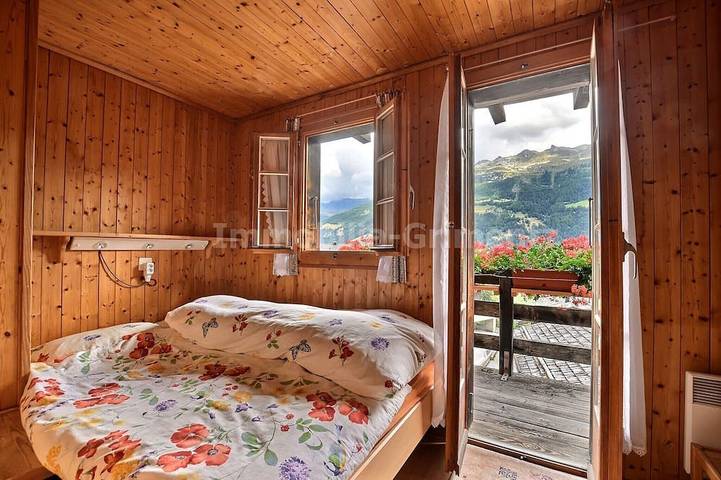 Einfaches 3-stöckiges Chalet für 3 bis 4 Personen, Küche mit kleiner Wohnecke, 1 Doppelbettzimmer (1 in Grimentz, Anniviers