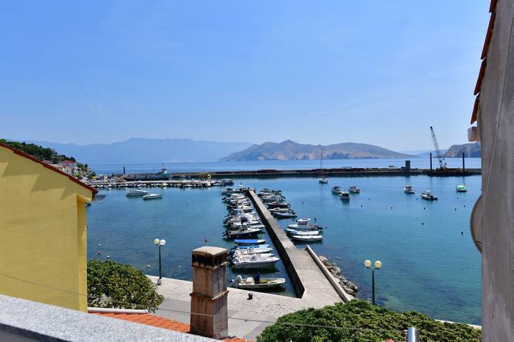 Maison de vacances près de la mer in Baška, Krk