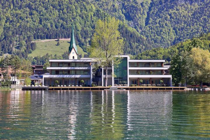 Hôtel pour 2 personnes, avec vue sur le lac ainsi que jardin et sauna, animaux acceptés