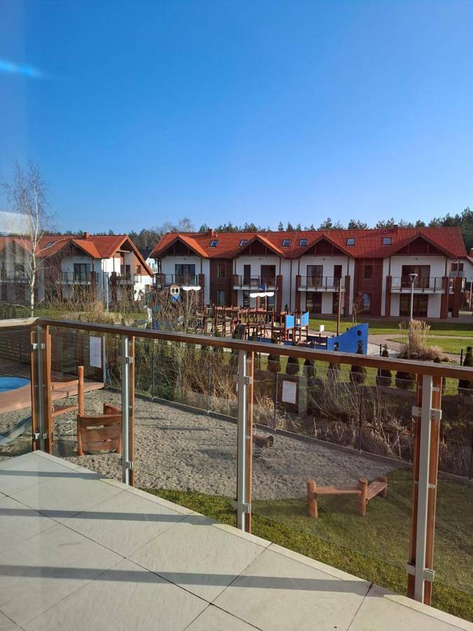 Apartament wakacyjny dla 4 osób, z basen i balkon w Żarnowska