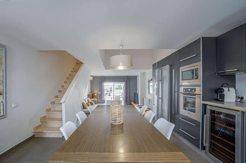 Schönes Haus am Kanal mit privatem Anlegeplatz in Empuriabrava, Oberampurien
