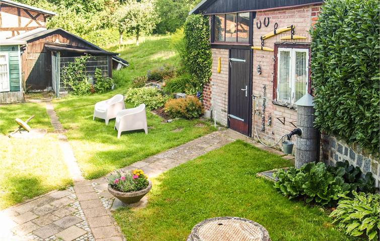 Moderne Wohnung mit Parkplatz, TV & Internet bei Burg Stargard in Tollensesee, Burg Stargard