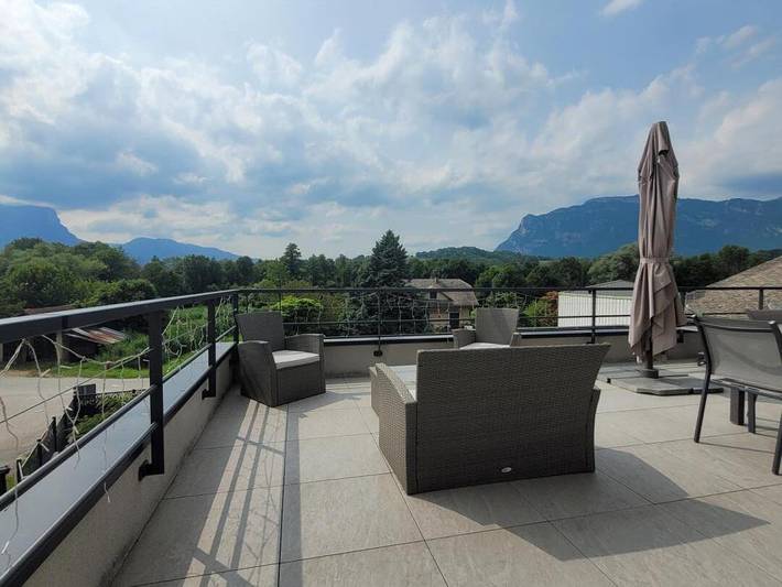 Gîte pour 8 personnes, avec terrasse dans Les Mollettes