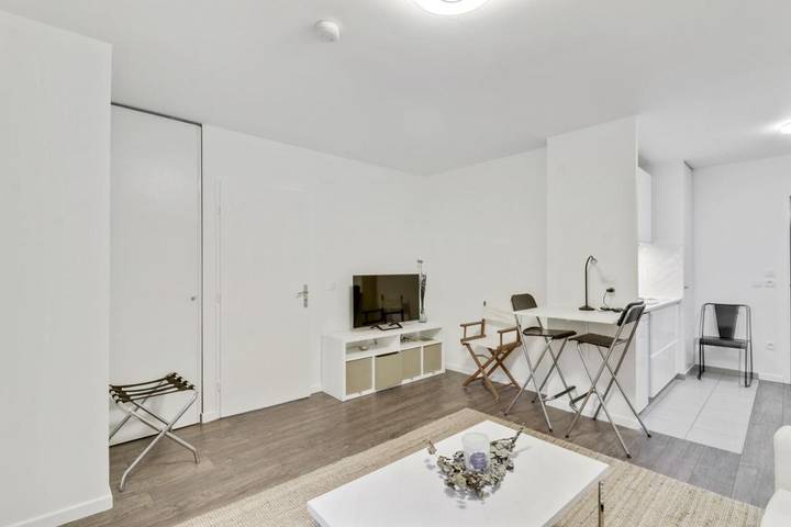 Location de vacances pour 2 personnes, avec Jardin et Vue à Rosny-sous-Bois