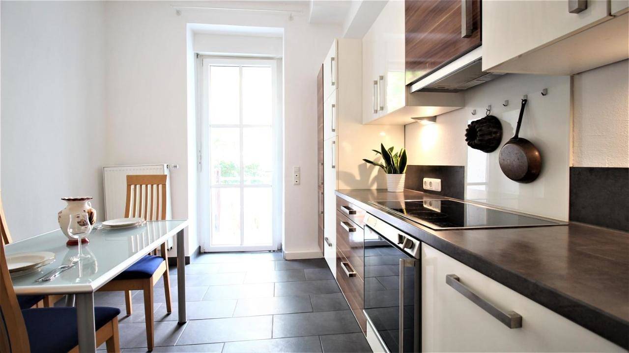 Geheel vakantieappartement, Standard Double Room with Shared Bathroom in Würzburg, Franconian Wine Country