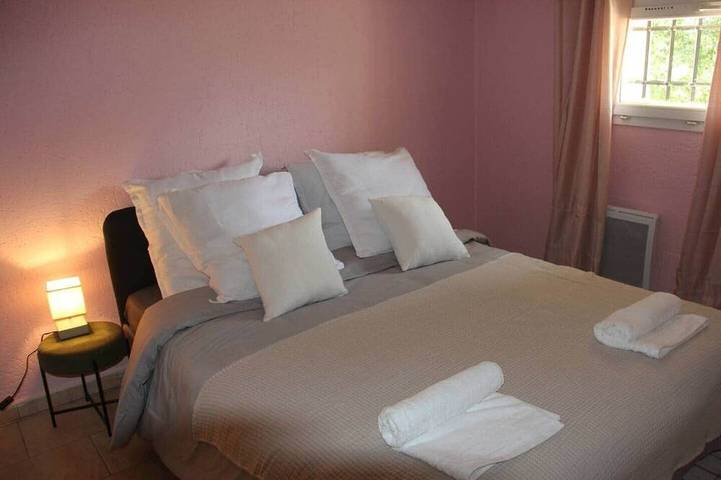 Appartement entier, Maison Julia au Domaine de la Myrtille in Pertuis, Parc naturel régional du Luberon