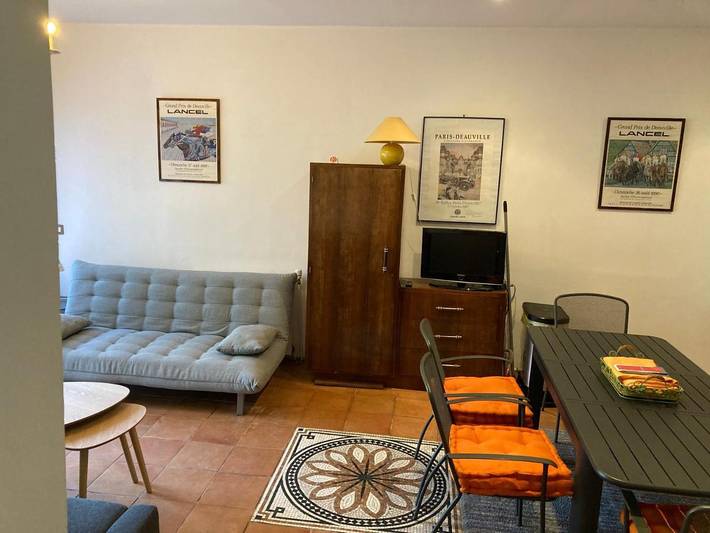 Location de vacances pour 2 personnes, avec jardin et vue dans Hippodrome de Deauville La Touques - 2