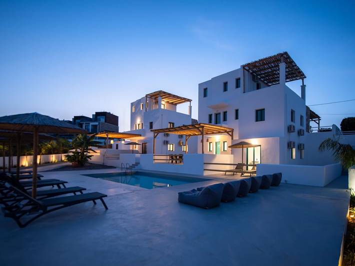 Ferienwohnung für 3 Personen, mit Balkon und Terrasse sowie Garten und Pool in Lachania