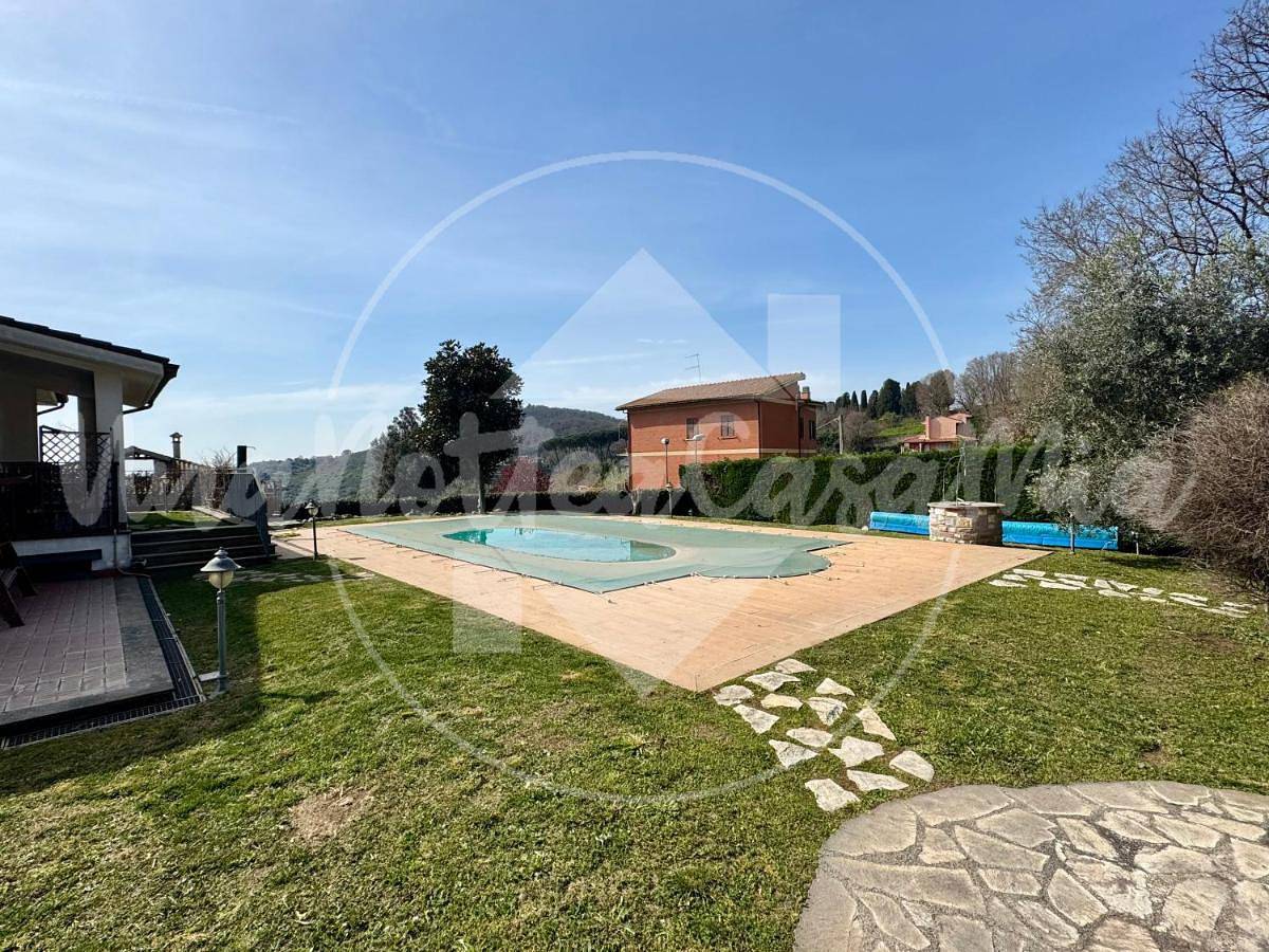 Villa in Sacrofano, Provincia di Roma