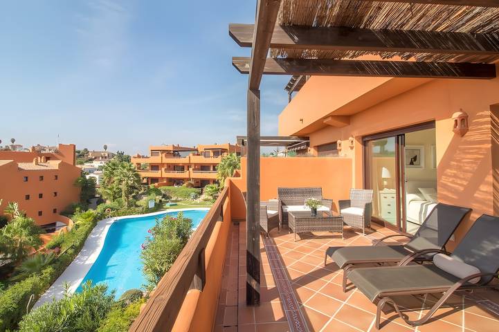 Ferienwohnung für 4 Personen, mit Balkon und Garten in Estepona