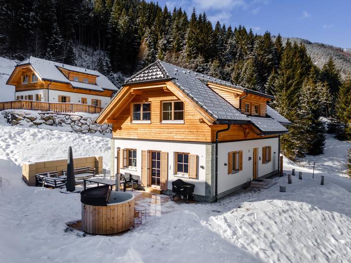 Chalet für 9 Personen, mit Whirlpool und Terrasse sowie Garten und Sauna