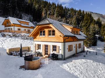 Chalet für 9 Personen, mit Whirlpool und Garten sowie Sauna, mit Haustier in der Steiermark
