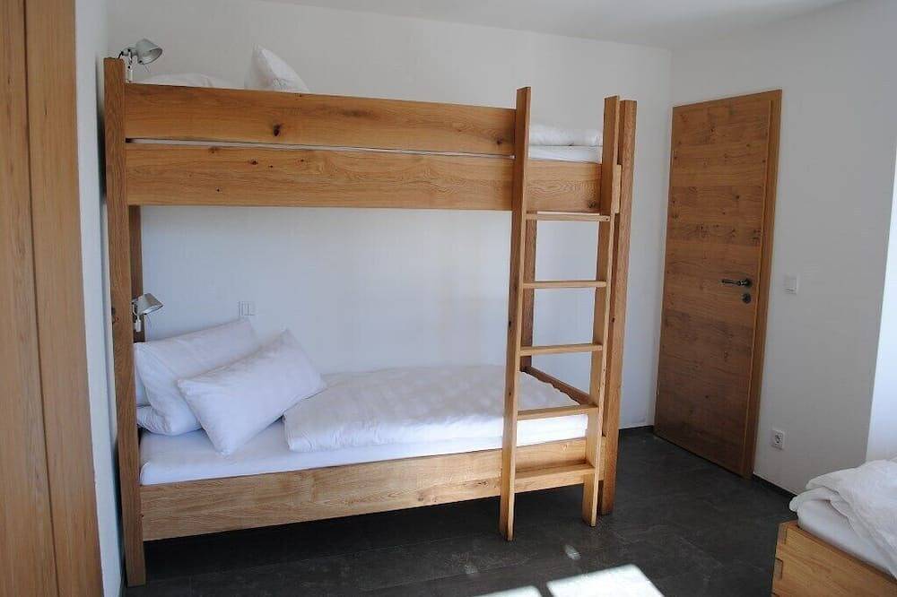 Ganze Wohnung, Chalet Apartment für 2 - 6 Pers. mit Kamin und Sauna, 91qm in Schleching, Bayerische Alpen
