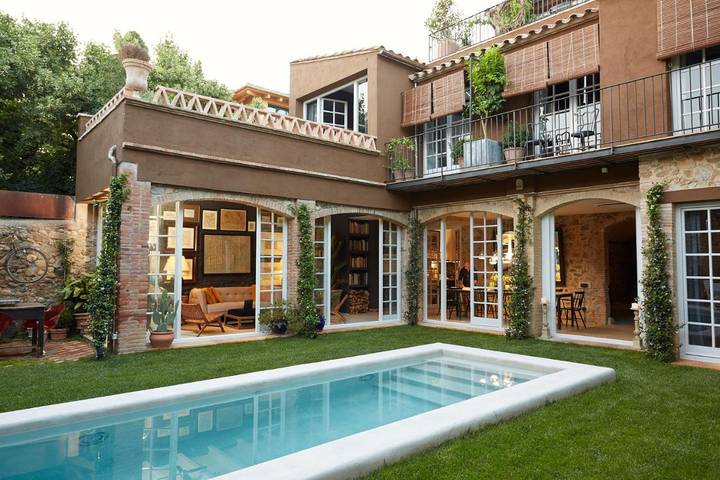 Casa rural para 2 personas, con vistas además de piscina y jardín en Cataluña