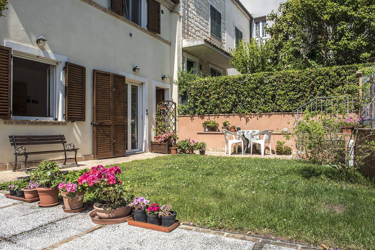 Apartamento entero, N011 - Numana, new two-room apartment with garden in Sirolo, Riviera del Conero