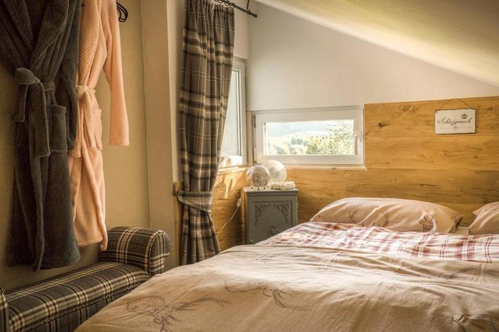 Lodge für 3 Personen, mit Sauna und Whirlpool sowie Garten in Tirol - 4