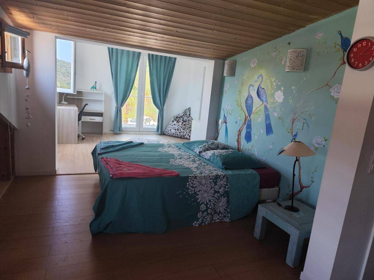 Villa avec piscine et belle vue mer proche des plages et commerces in Porticcio, Grosseto-Prugna