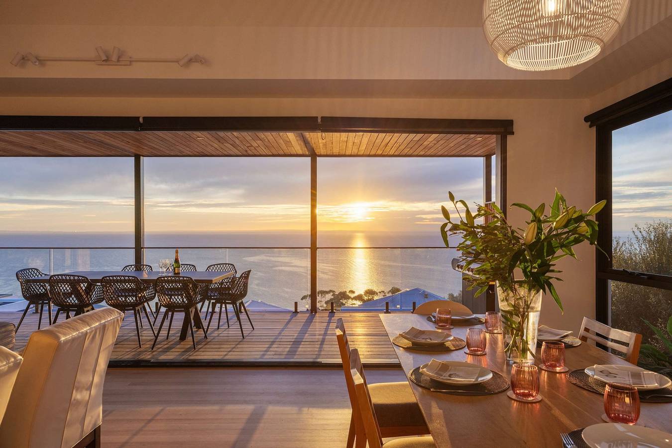 Azure Horizon   Gas Heated Pool with Stunning View in Melbourne, Mornington Peninsula