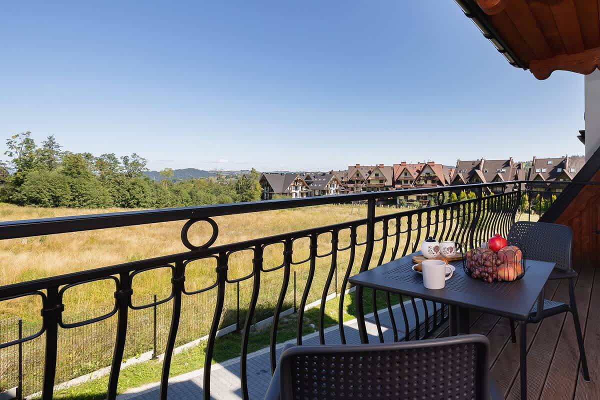 Entire apartment, Stylish Apartment in Zakopane | Two Balconies, Parking in Zakopane, Carpathians (Poland)