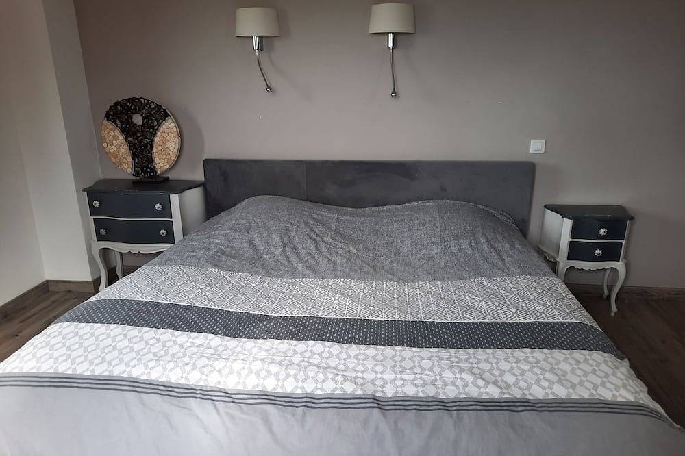 Villa,appartement 125m2,piscine,jardin à 5 min de Menton in Sainte-Agnès, Région de Nice