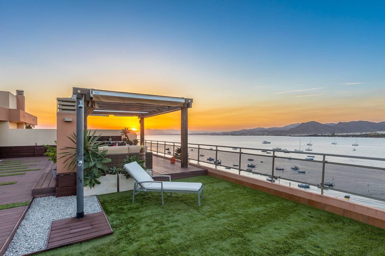 Impresionante Ático de Lujo con Vistas al Mar, Wi-Fi y Aire Acondicionado in Cartagena, Costa Cálida