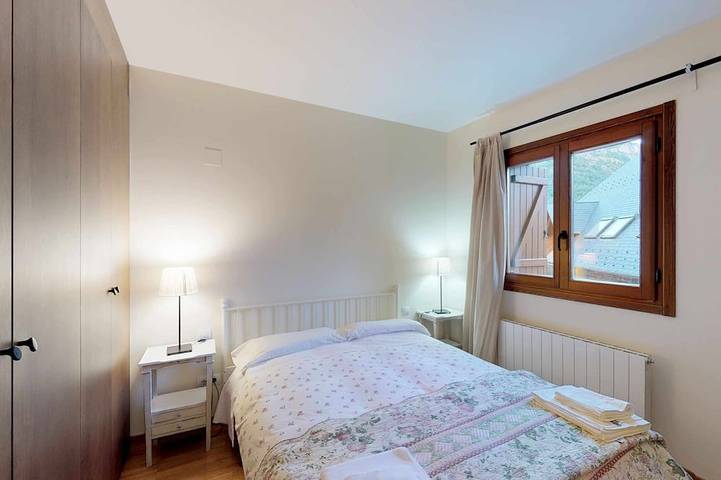 Ganze Wohnung, Los Altos de Escarrilla - Tu Casa en los Pirineos - 2 Dorm y 1 Baño 33Bc in Escarrilla, Sallent de Gállego