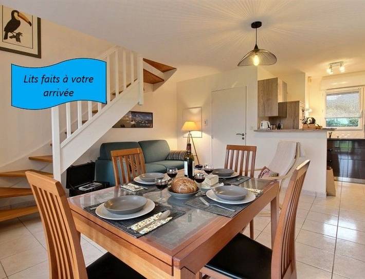 Gîte pour 4 personnes, avec Terrasse et Jardin ainsi que Piscine et Vue