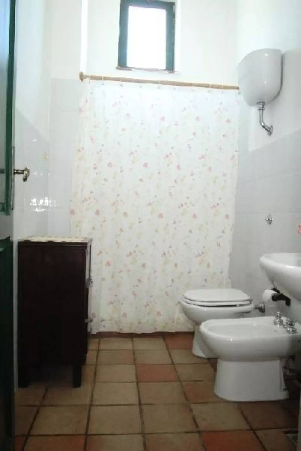 Apartamento entero, 3 estancias 4 Personas in Gioiosa Marea, Provincia de Messina