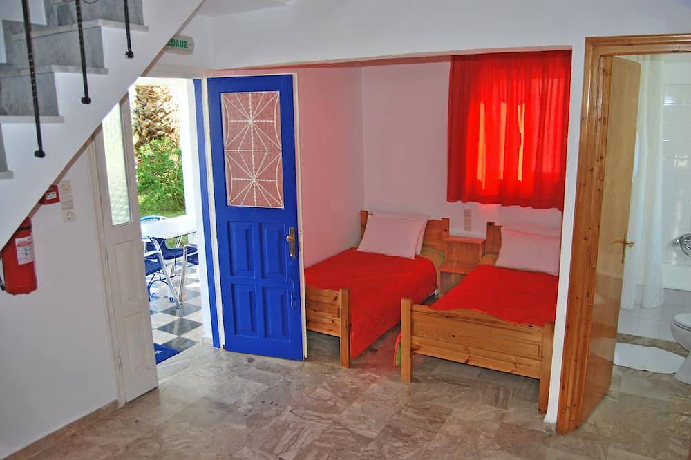 Schönes Haus zum Entspannen im Garten mit Pool. in Kynouria