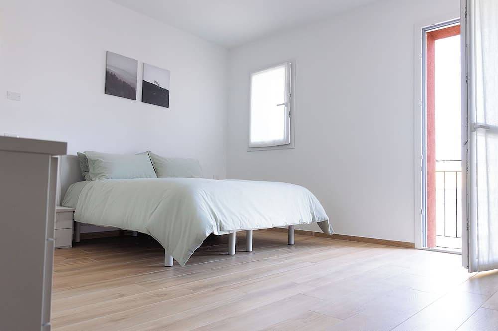 Entire apartment, The Green Nest 2km Highwaya21/Private parking in Piacenza, Piacenza Province