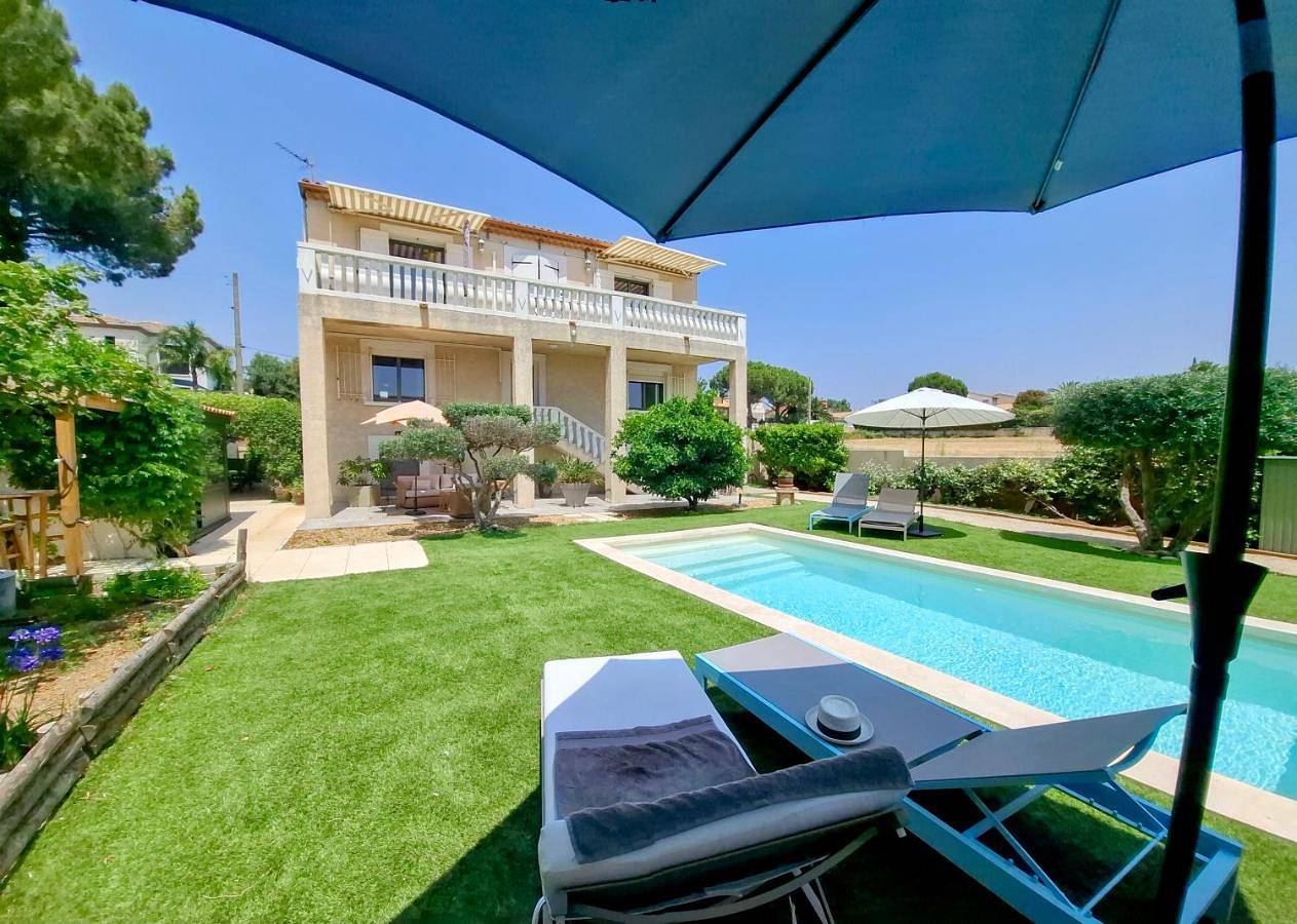 Appartement entier, Apartment - Ground Floor in Bouzigues, Côte méditerranéenne (France)