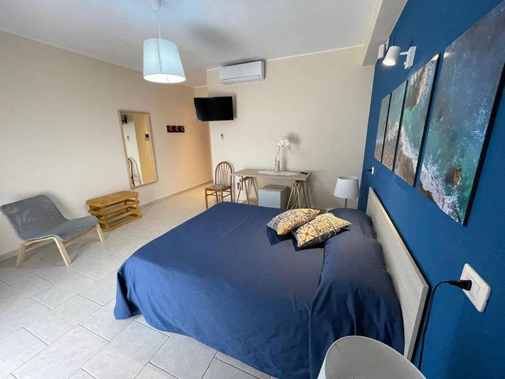 Location de vacances pour 5 personnes, avec jacuzzi et jardin ainsi que piscine et bassin pour enfant à Alì Terme - 3