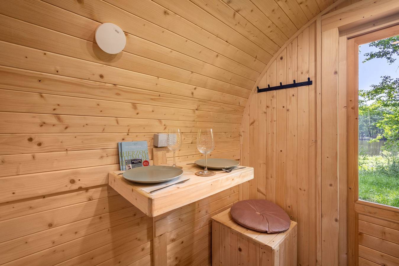 Tinyhaus 'Einzigartiges Schlaffass Am See' mit Garten in Büchen, Kreis Herzogtum Lauenburg