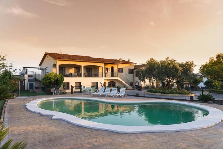 Casa rural para 4 personas, con Balcón y Terraza además de Jardín y Piscina para niños en Valles Oriental