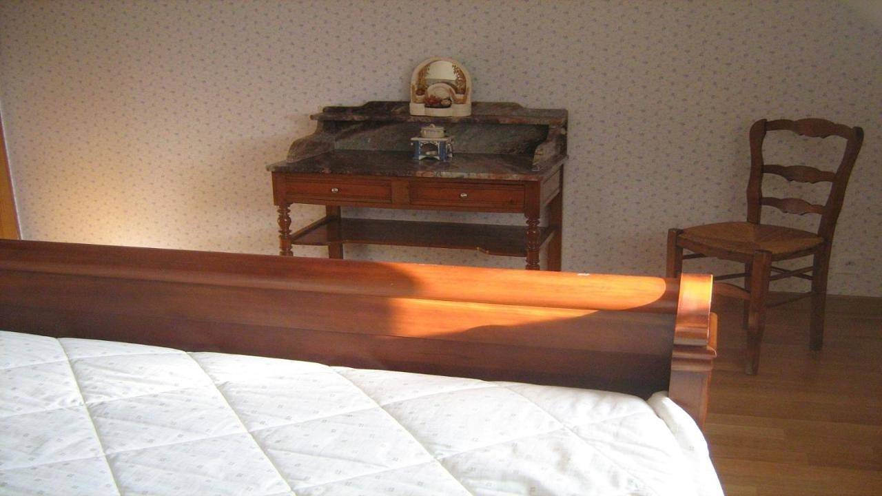 Two-Bedroom Suite in Ergué-Gabéric, Région de Quimper