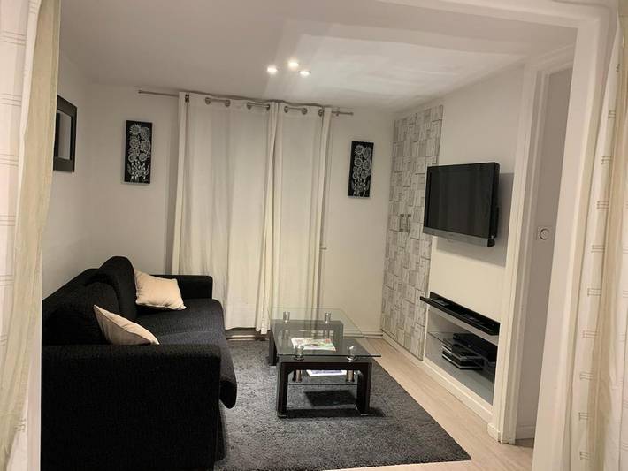 Location de vacances pour 4 personnes, avec jardin dans Roissy-en-Brie