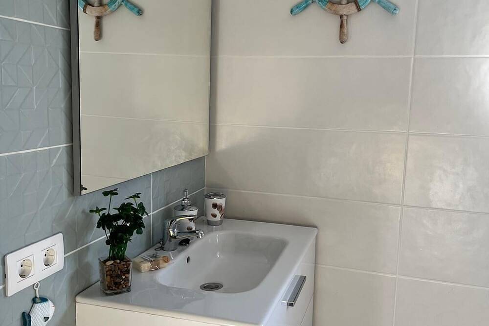 Apartamento entero, \"Casita de Arrieta\" ¡Cerca de todo y a pasos del mar! in Arrieta, Haría