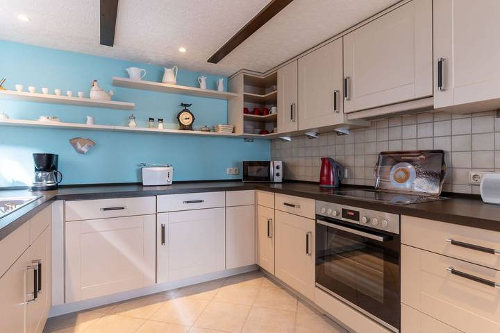 Willkommen in ihrem Zuhause fernab der Heimat. Haus 114m² für bis zu 6 Personen. in Tönning, Halbinsel Eiderstedt