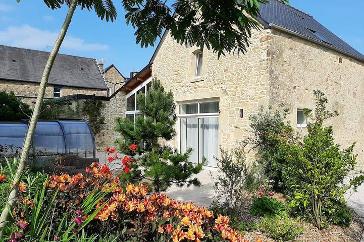 Gîte pour 5 personnes, avec Balcon/Terrasse ainsi que Terrasse et Jardin à Montebourg