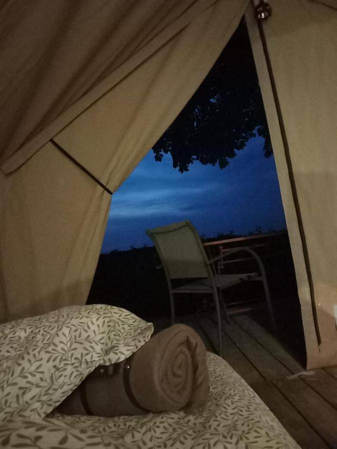 Tente lodge la Flavignienne in Flavigny-sur-Ozerain, Région de Montbard