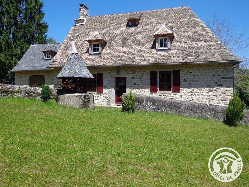 Gite am Flussufer mit TV und Garten in Latronche, Tulle und Umgebung