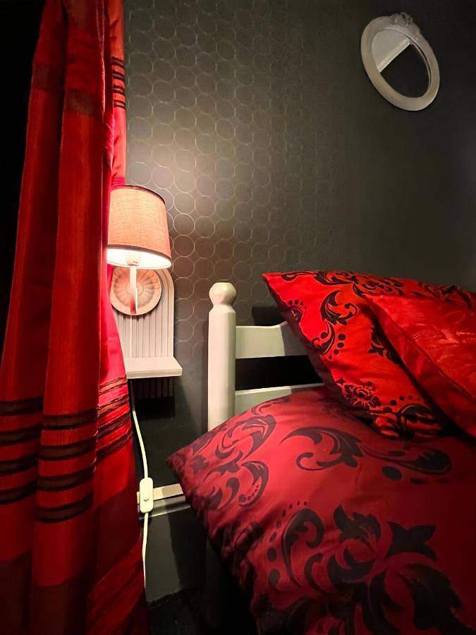 Gîte pour 3 personnes, avec vue dans Chénérailles